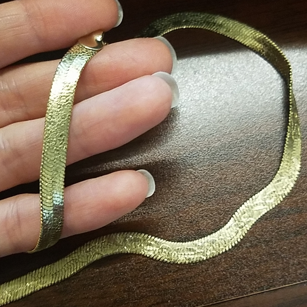 MUST SELL Gold chain with floral detail